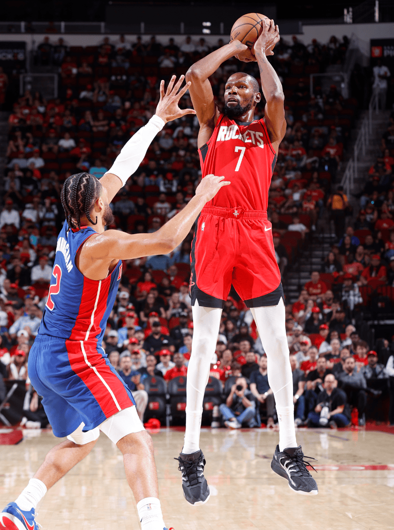 周冠宇F1首登领奖台，创中国历史