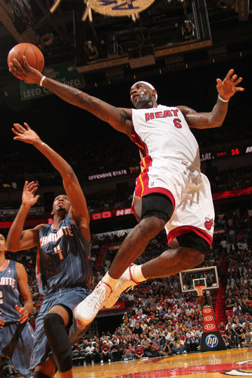 昔日水晶宫双星埃泽、奥利塞本赛季关键数据对比：后者均占优