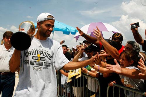 8-7绝杀！韩国一姐缺席竟赢球，孙颖莎老乡横扫法国华裔！中国制造成最大黑马！