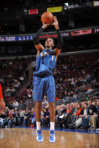 足球比赛精彩瞬间，绿茵场上的激情碰撞！