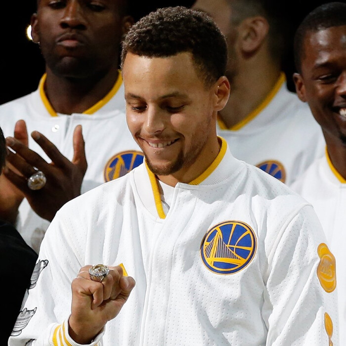 [流言板]拜仁官方庆祝穆夏拉22岁生日效力至今196场59球38助13亮29回复