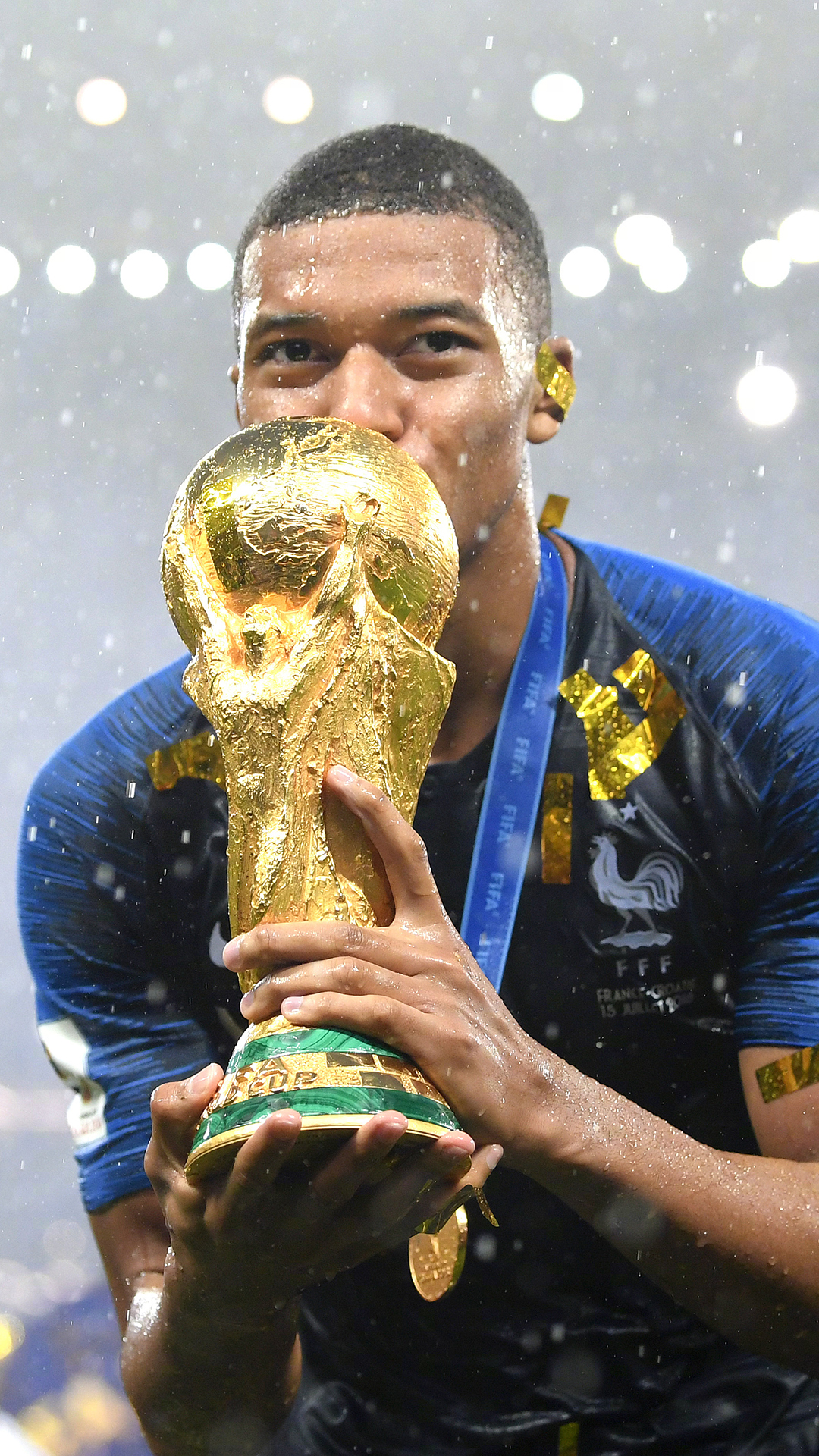 皇马对阵塞尔塔大名单：阿诺德因伤缺阵，卡马文加在列